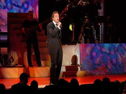 Luis Miguel en el Auditorio Nacional 2004